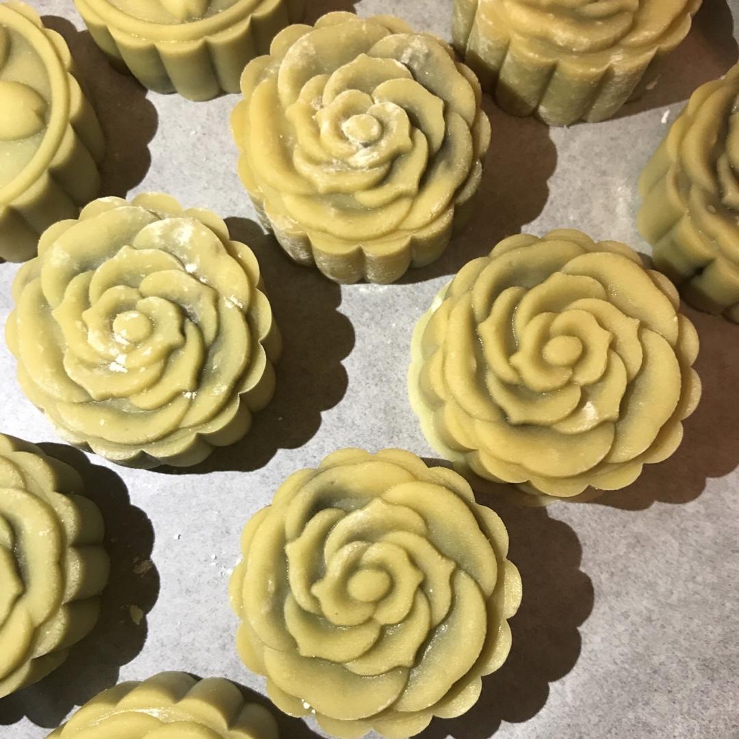 广式月饼—蛋黄莲蓉月饼