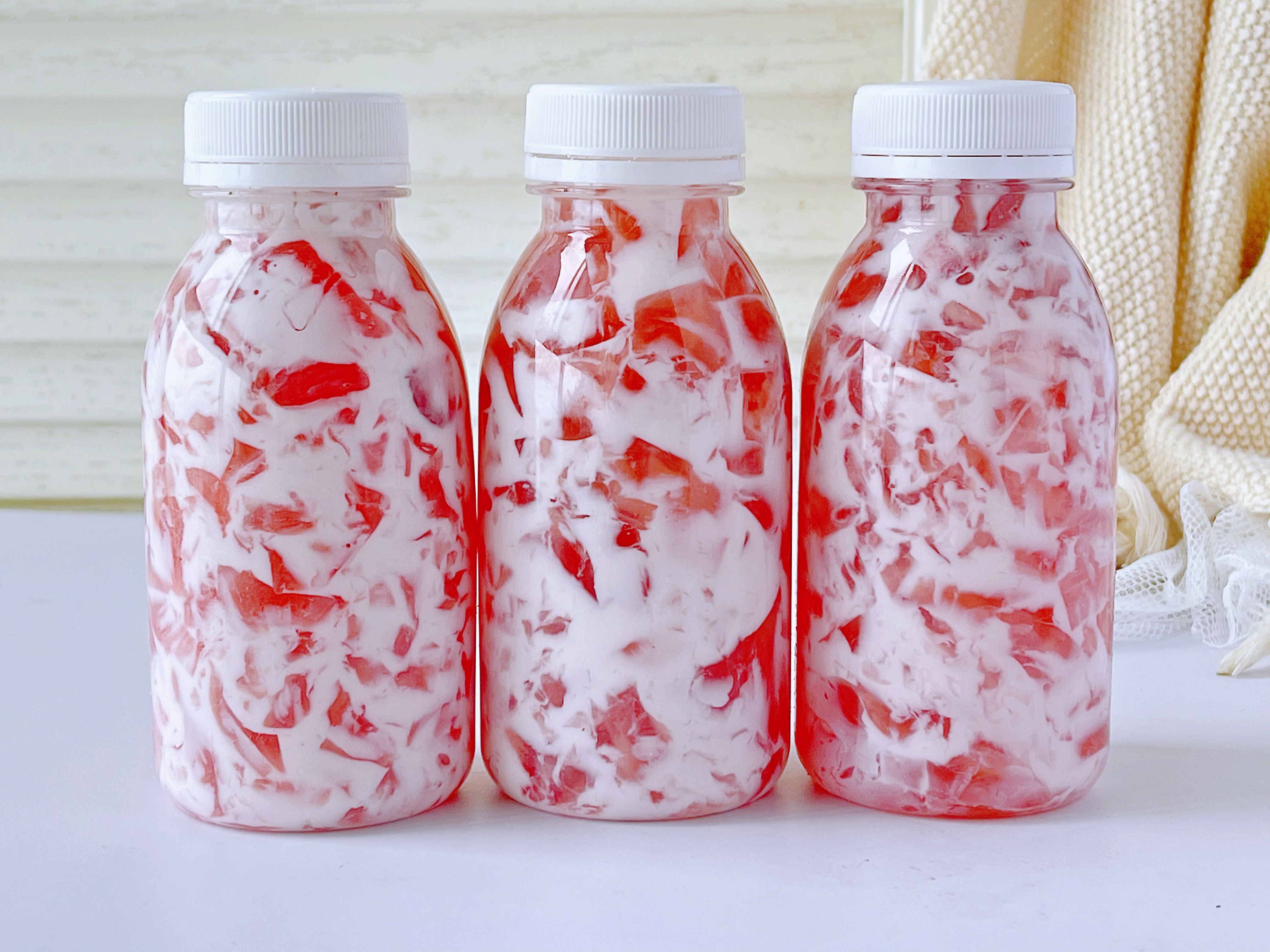 清凉爽滑❗️高颜值✨零难度成功💯草莓冻撞奶的做法 步骤9