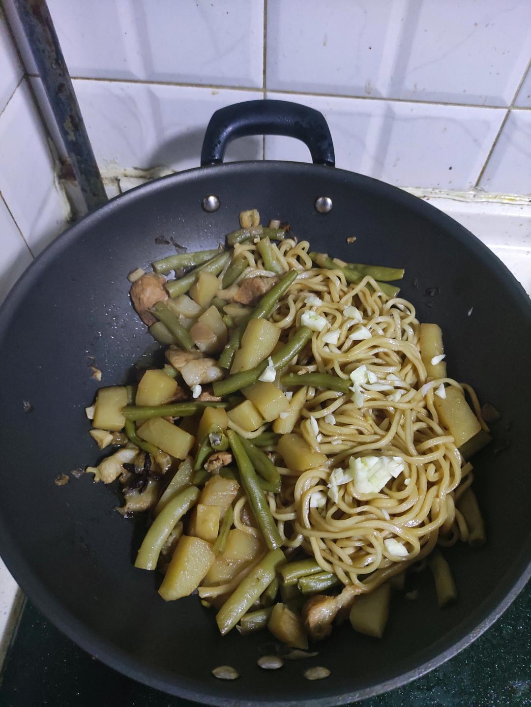 豆角焖面