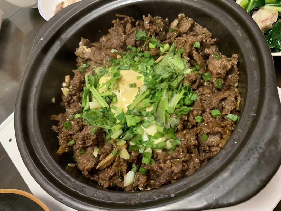 【电饭煲窝蛋牛肉饭】