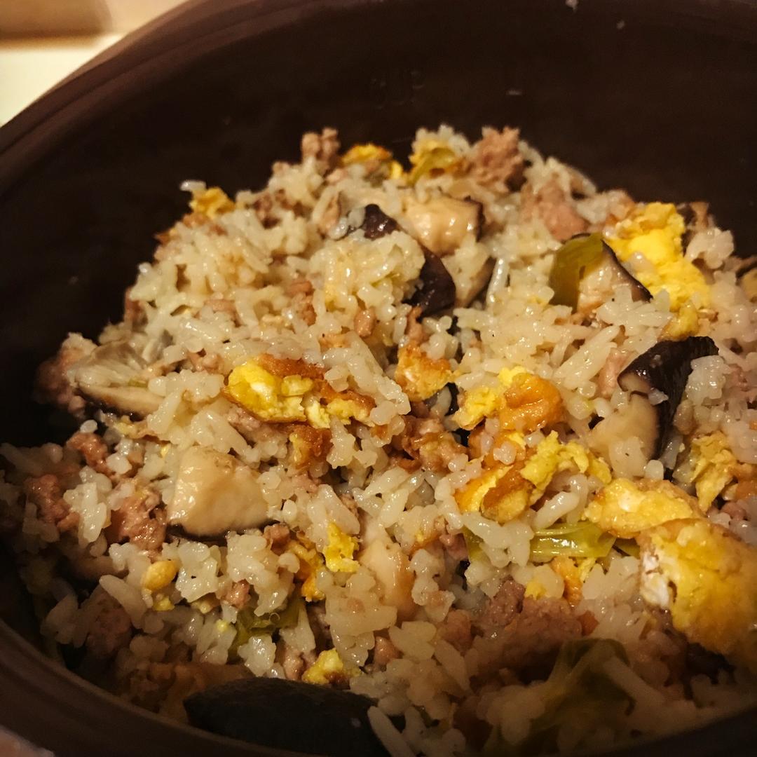 电饭煲营养腊肠饭