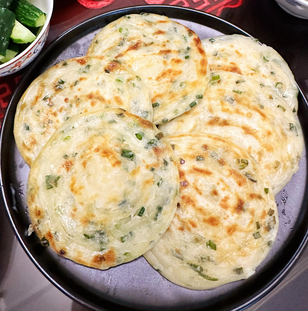 堂妈教你做飘香葱油饼