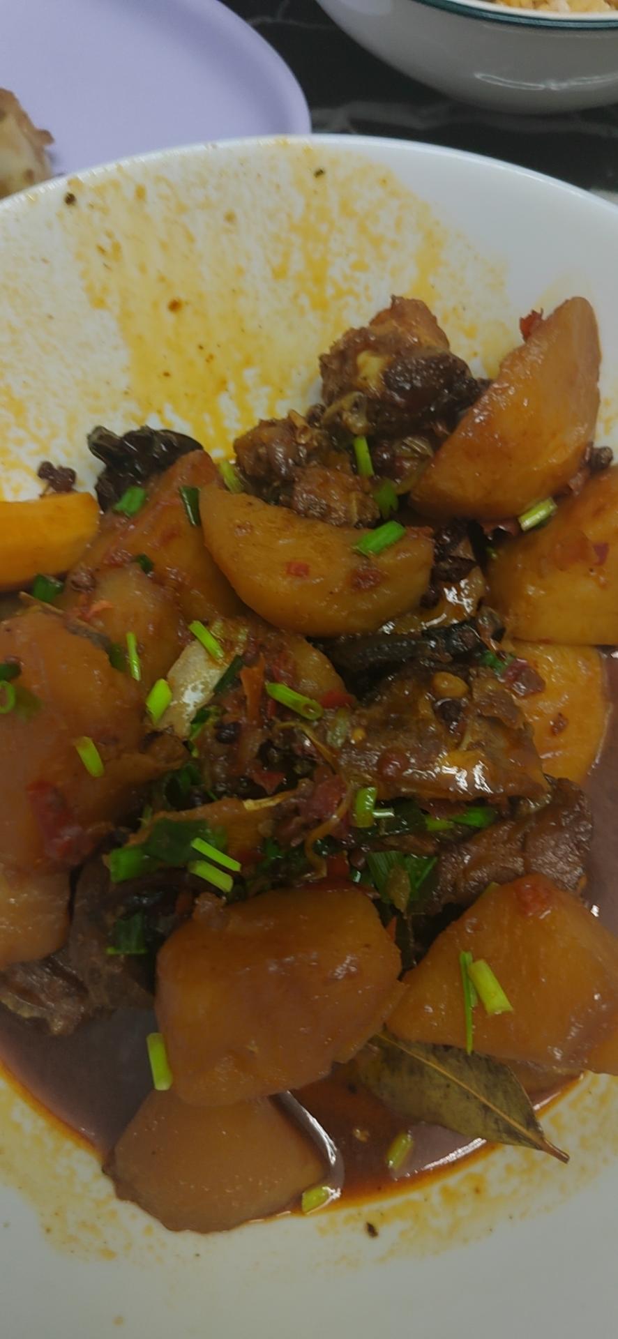 川味土豆烧排骨