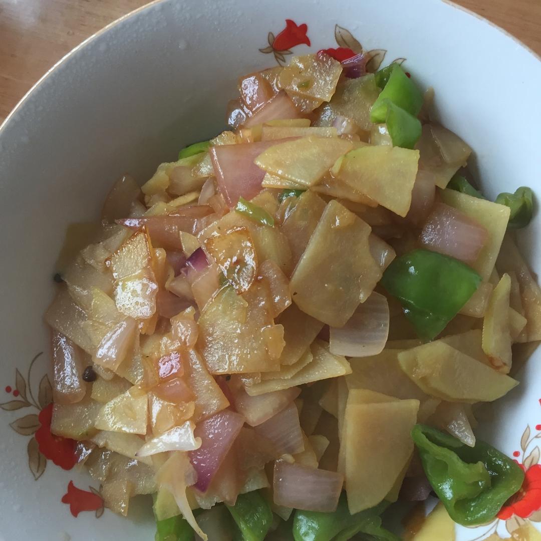 洋葱青椒炒土豆