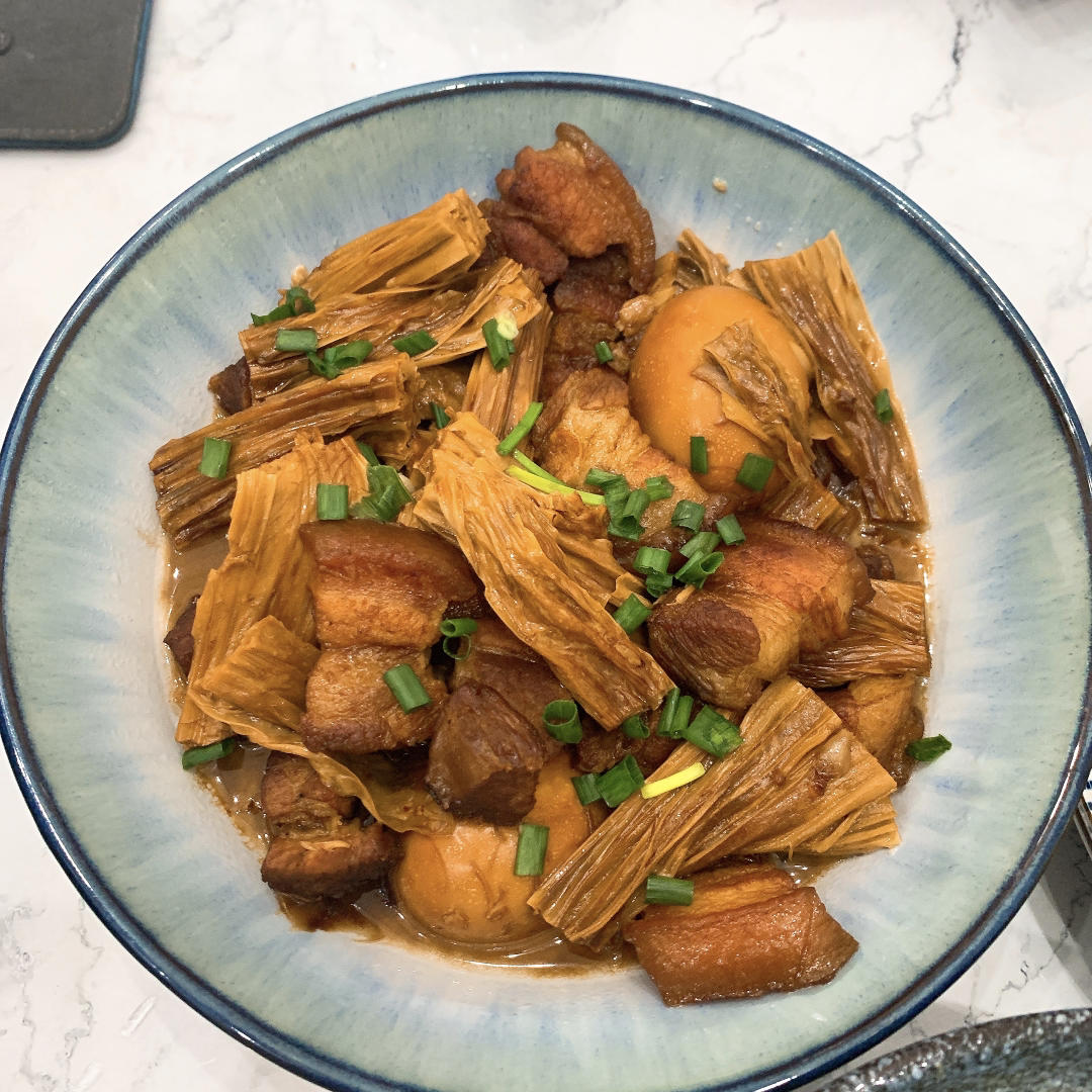 我占你300克做的红烧肉腐竹焖鹌鹑蛋