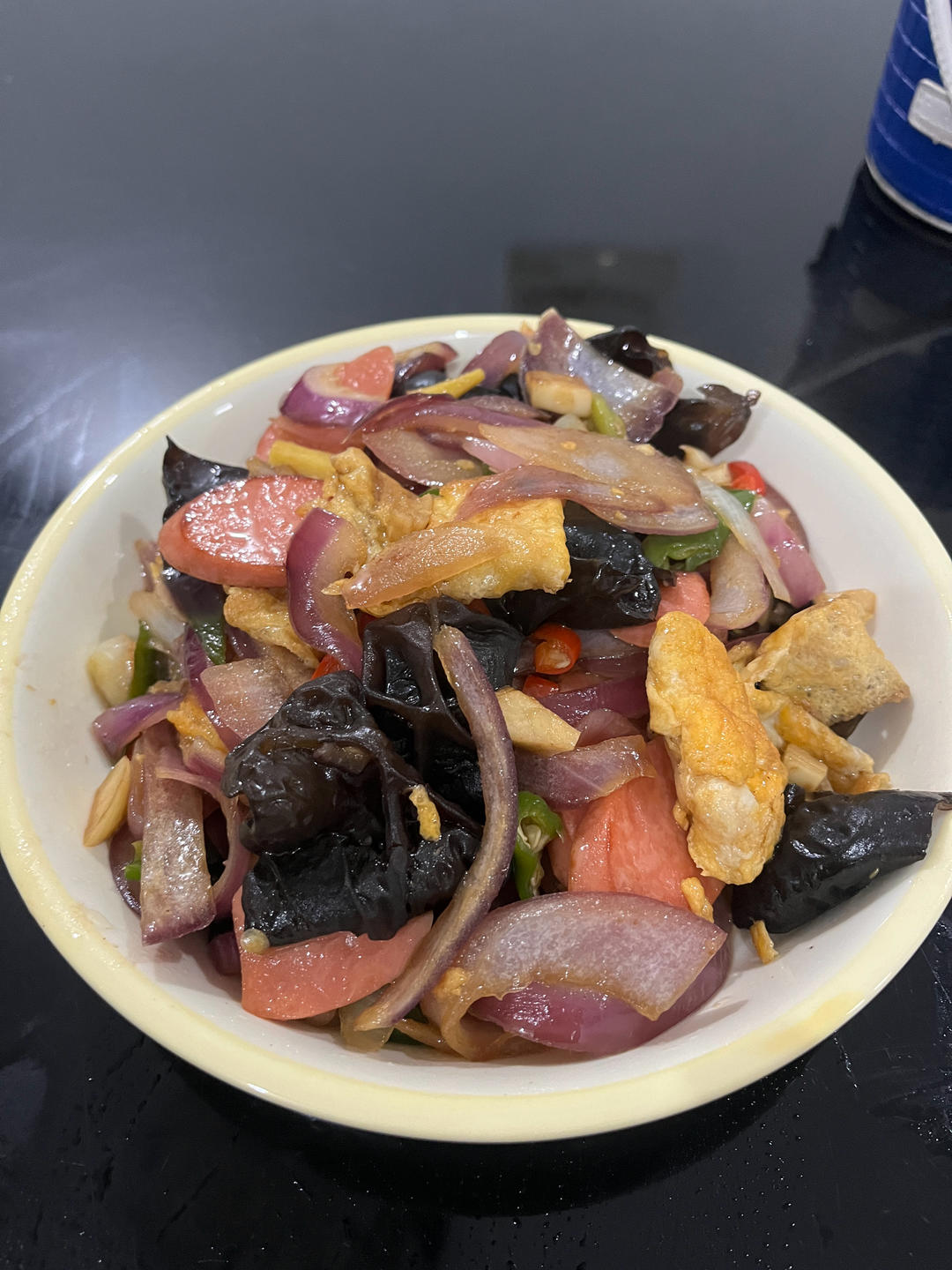 洋葱木耳青椒炒鸡蛋  简单又美味