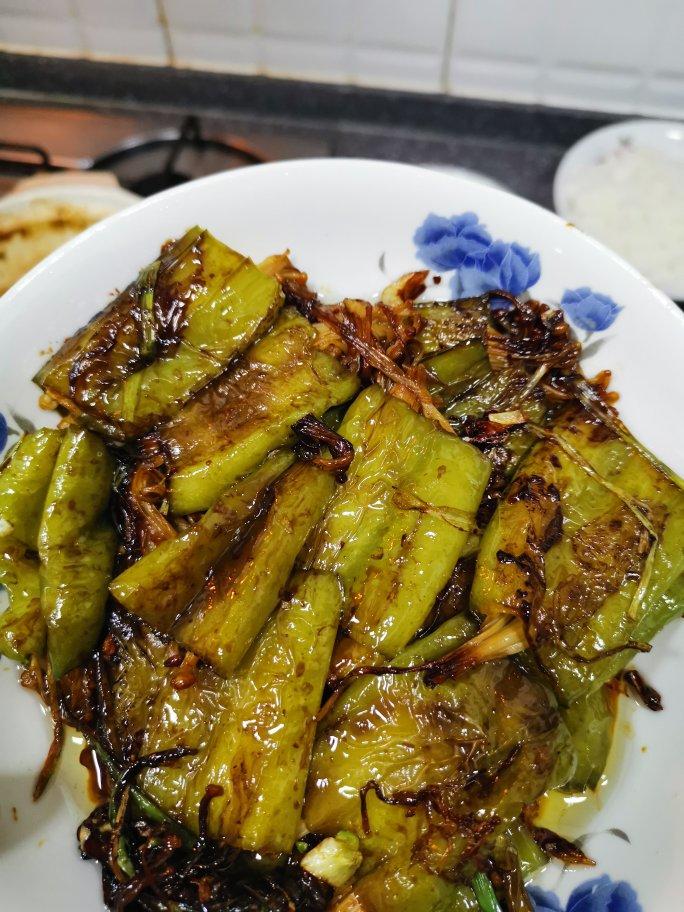 金针菇虎皮尖椒