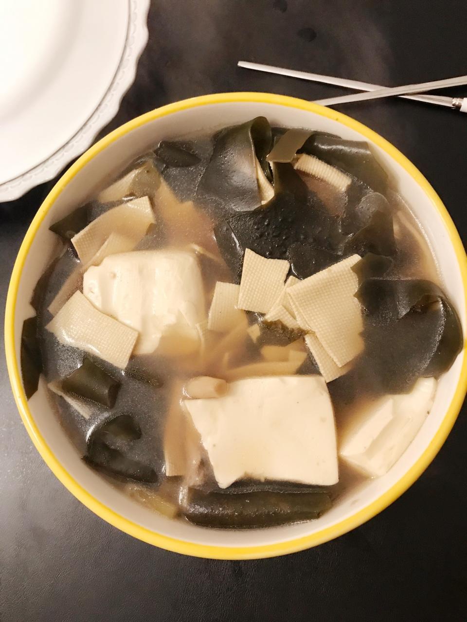 海带豆腐汤