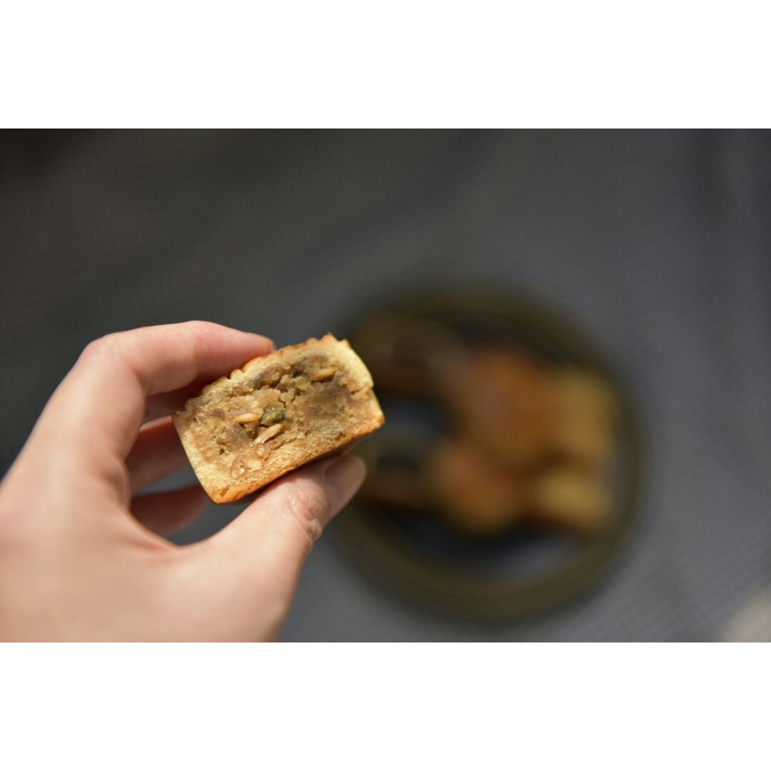 广式月饼—蛋黄莲蓉月饼