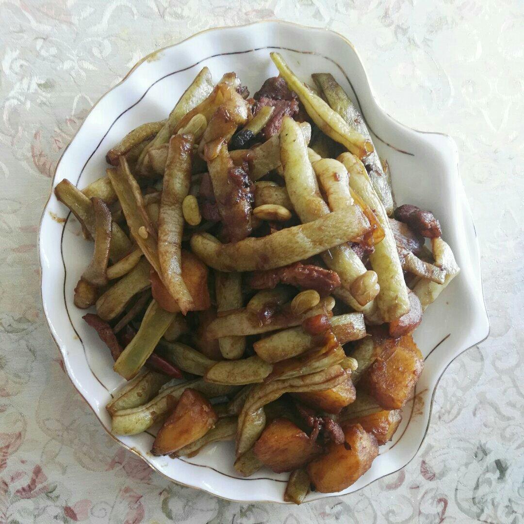 土豆芸豆五花肉