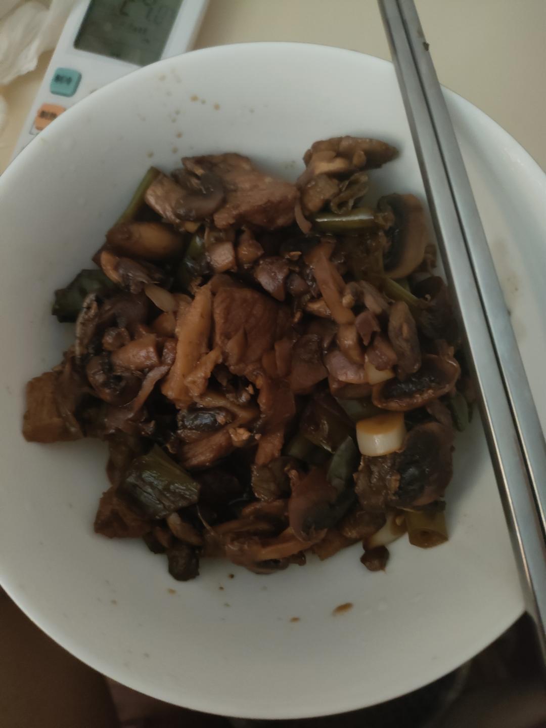 口蘑炒肉(强烈推荐太美味)