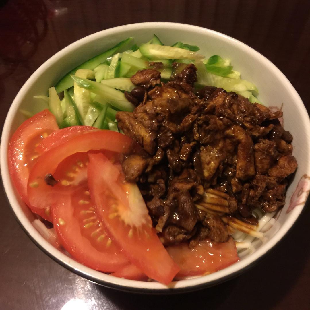 鸡蛋炸酱面