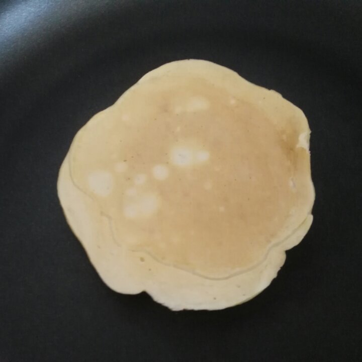 【减脂早餐】无油香蕉松饼（超简单）