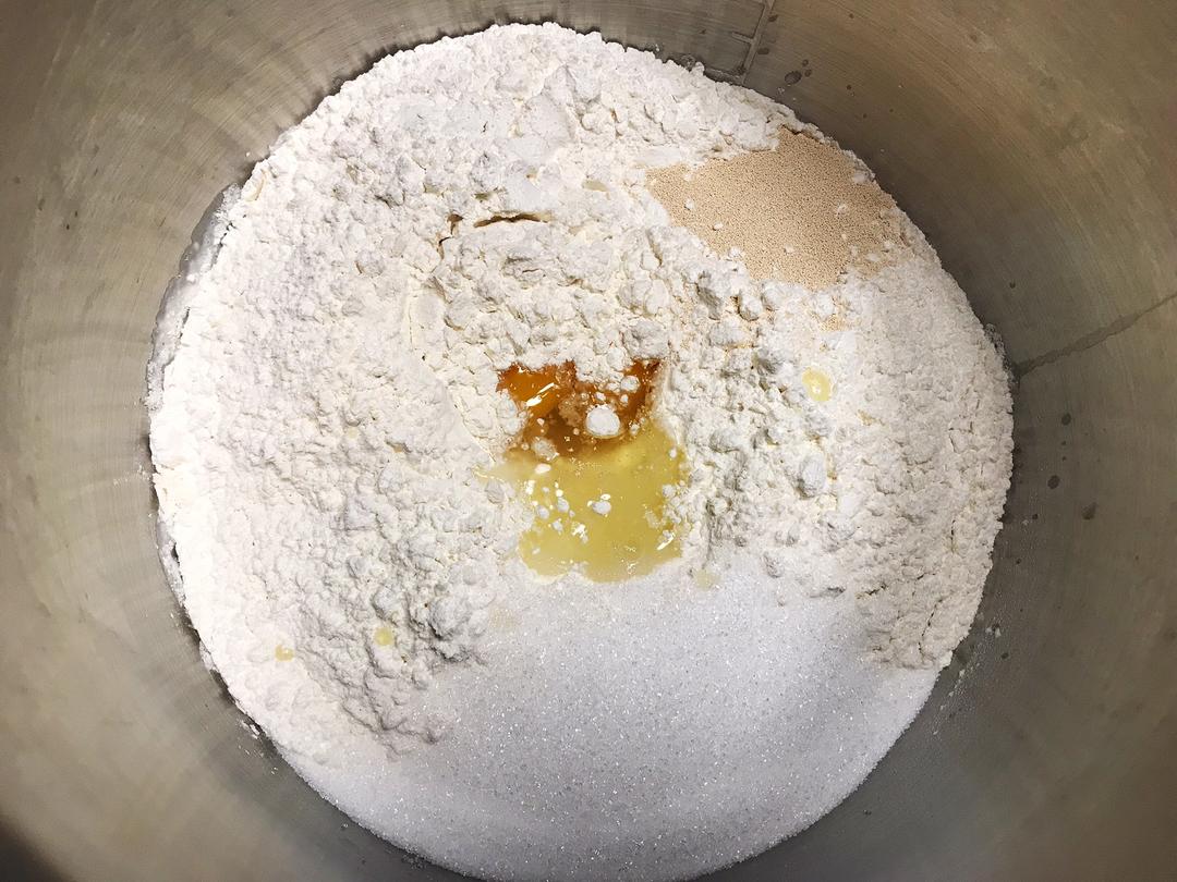 纯奶手撕吐司的做法 步骤1