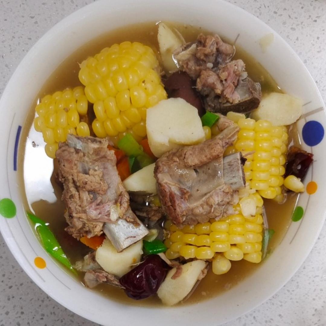 连吃三碗的玉米山药排骨汤