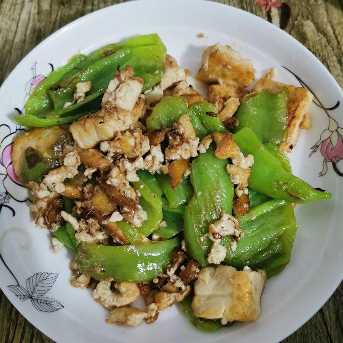 青椒炒豆腐