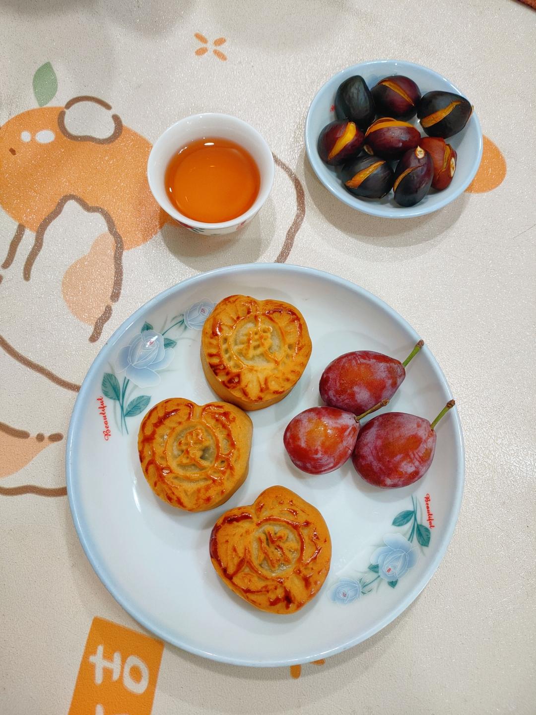广式莲蓉（豆沙）蛋黄月饼（超详细步骤）