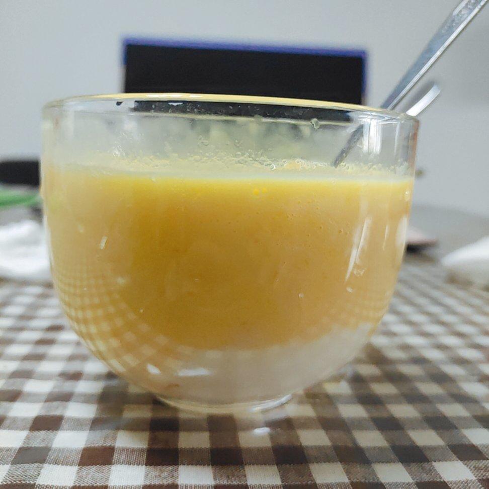 最简单的夏日凉品芒果奶昔