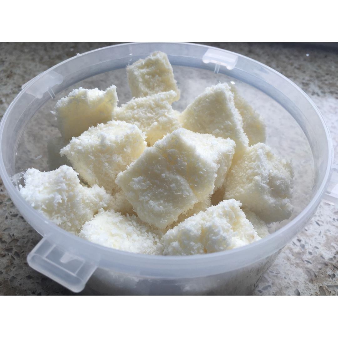 完胜85度C牛奶椰丝小方