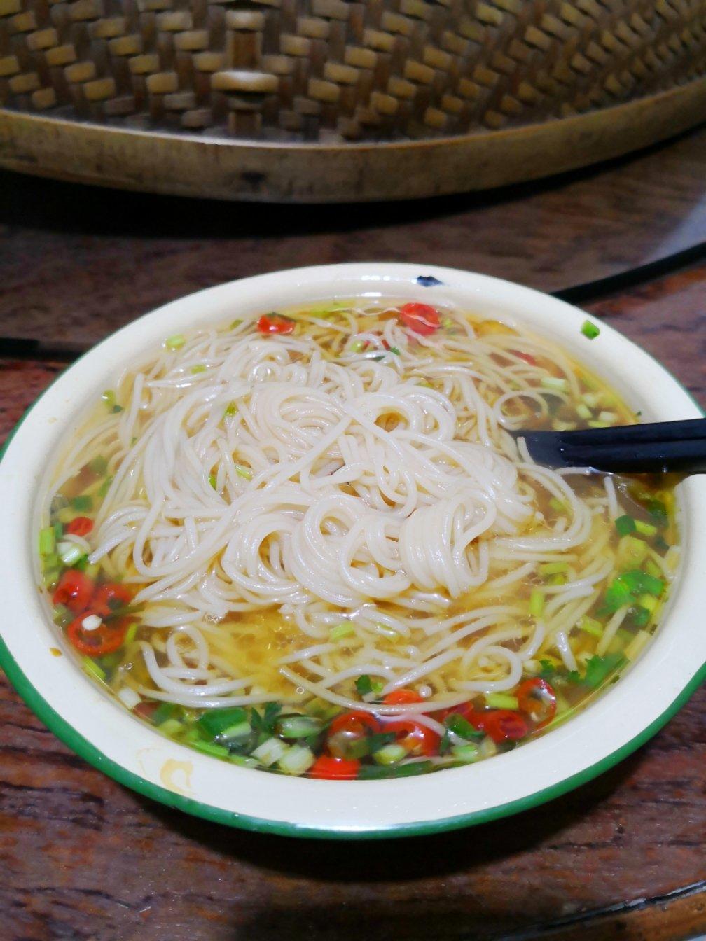 一碗热汤面