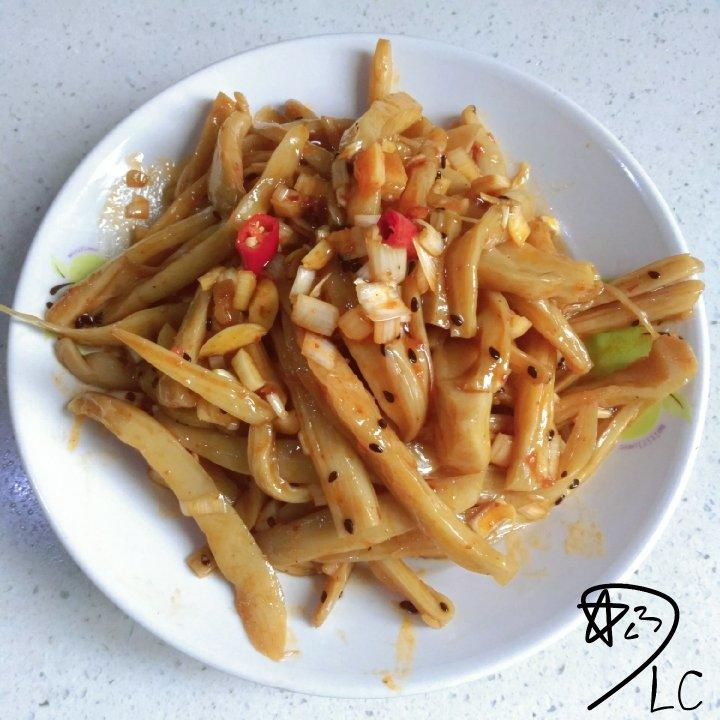 比肉还好吃的【手撕凉拌杏鲍菇】，上桌扫光光
