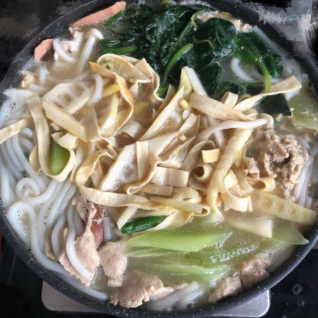 老昆明传统做法过桥米线（山猫野菜家传菜谱）