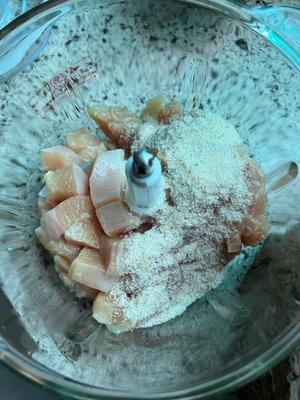 鸡胸肉丸冬瓜海带汤的做法 步骤1