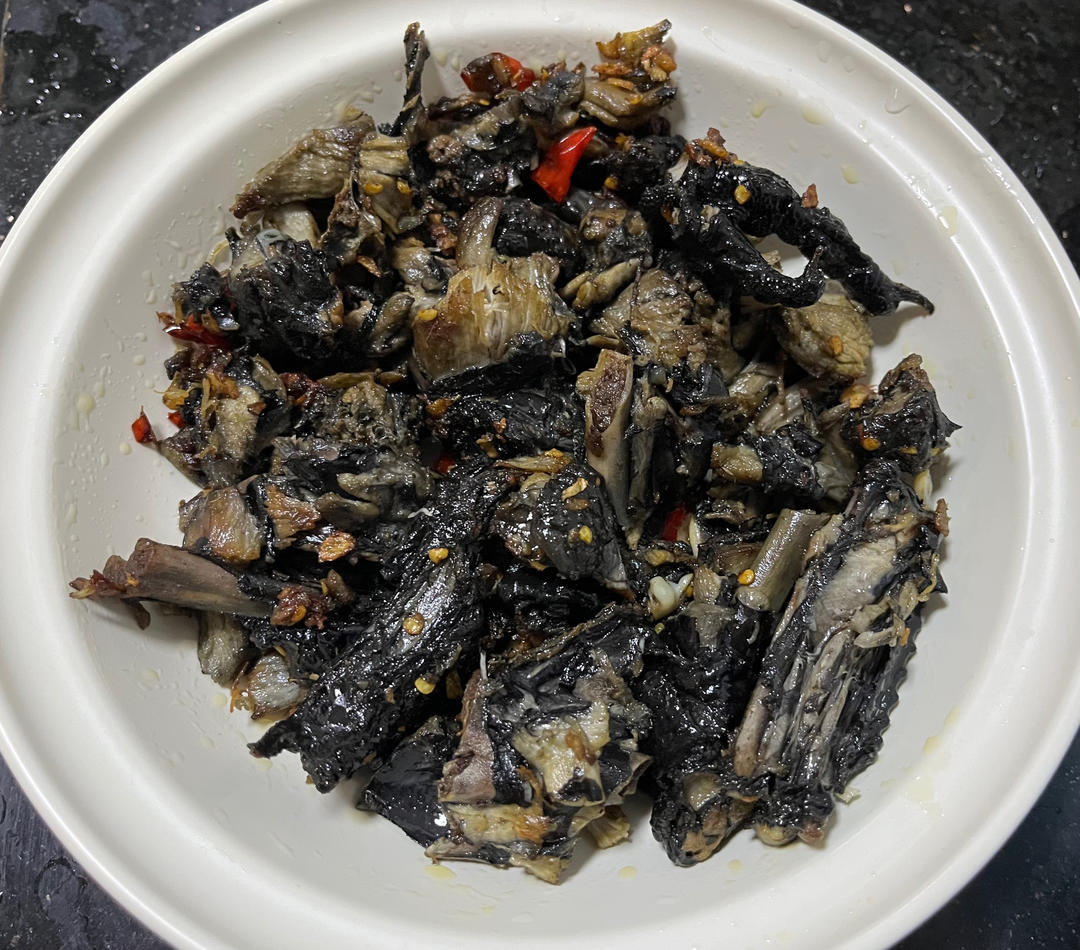 香飘千里之外的姜爆乌鸡，又名麻油鸡，月子鸡