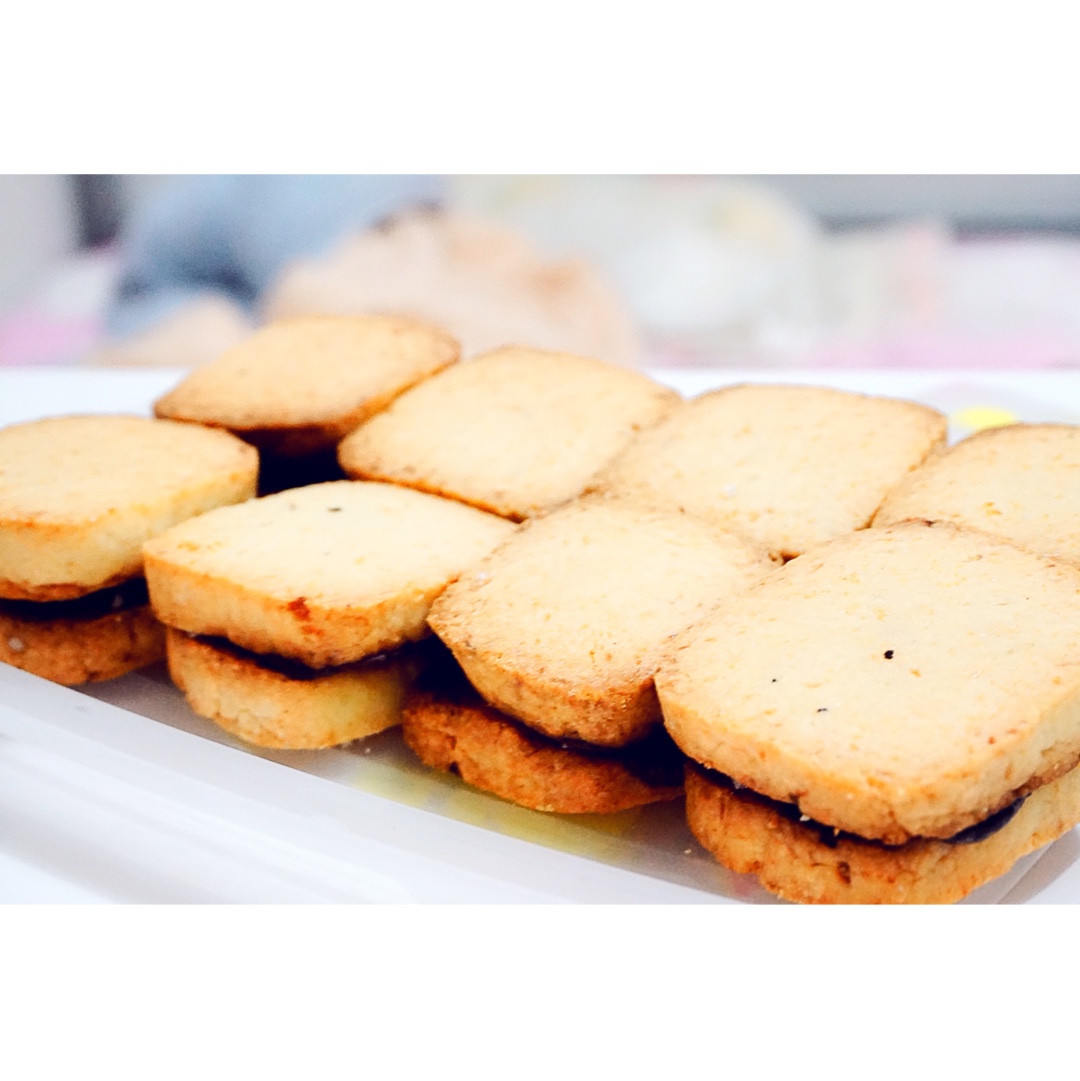 榛子巧克力夹心饼干