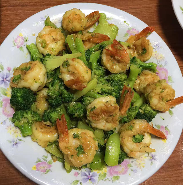 roe蕊儿做的西兰花炒虾球