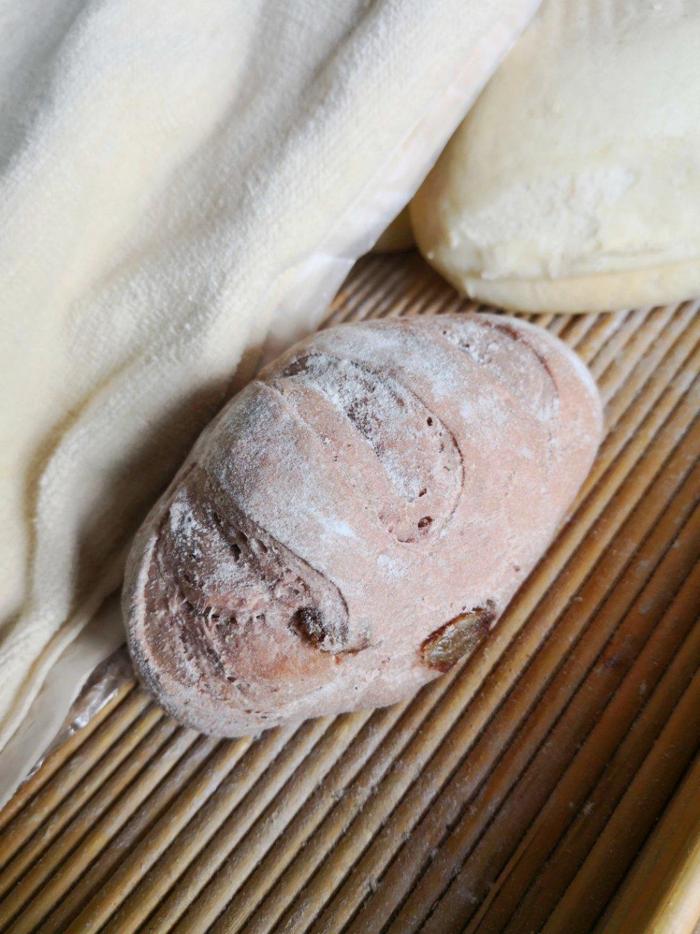 红酒葡萄干面包