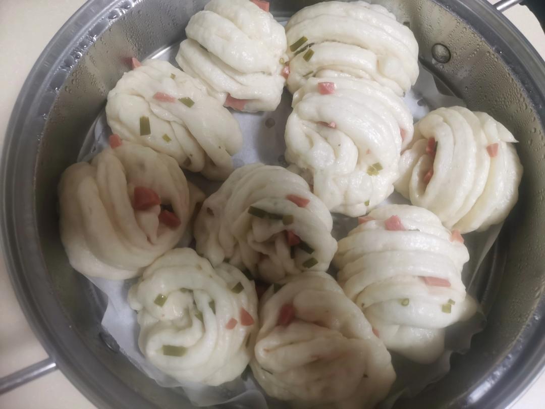 葱油花卷，一根筷子卷出漂亮的造型