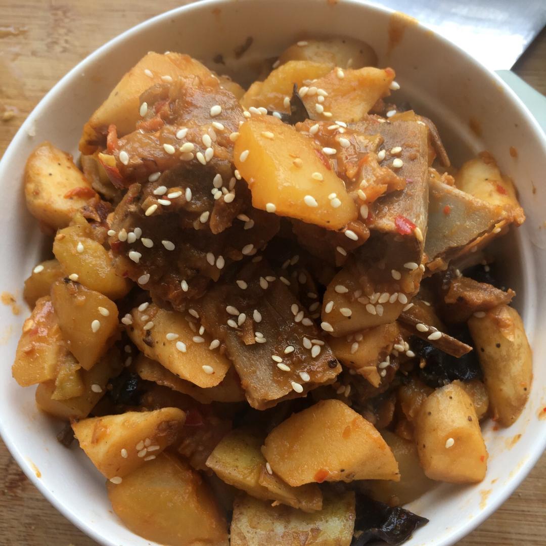 川味土豆烧排骨