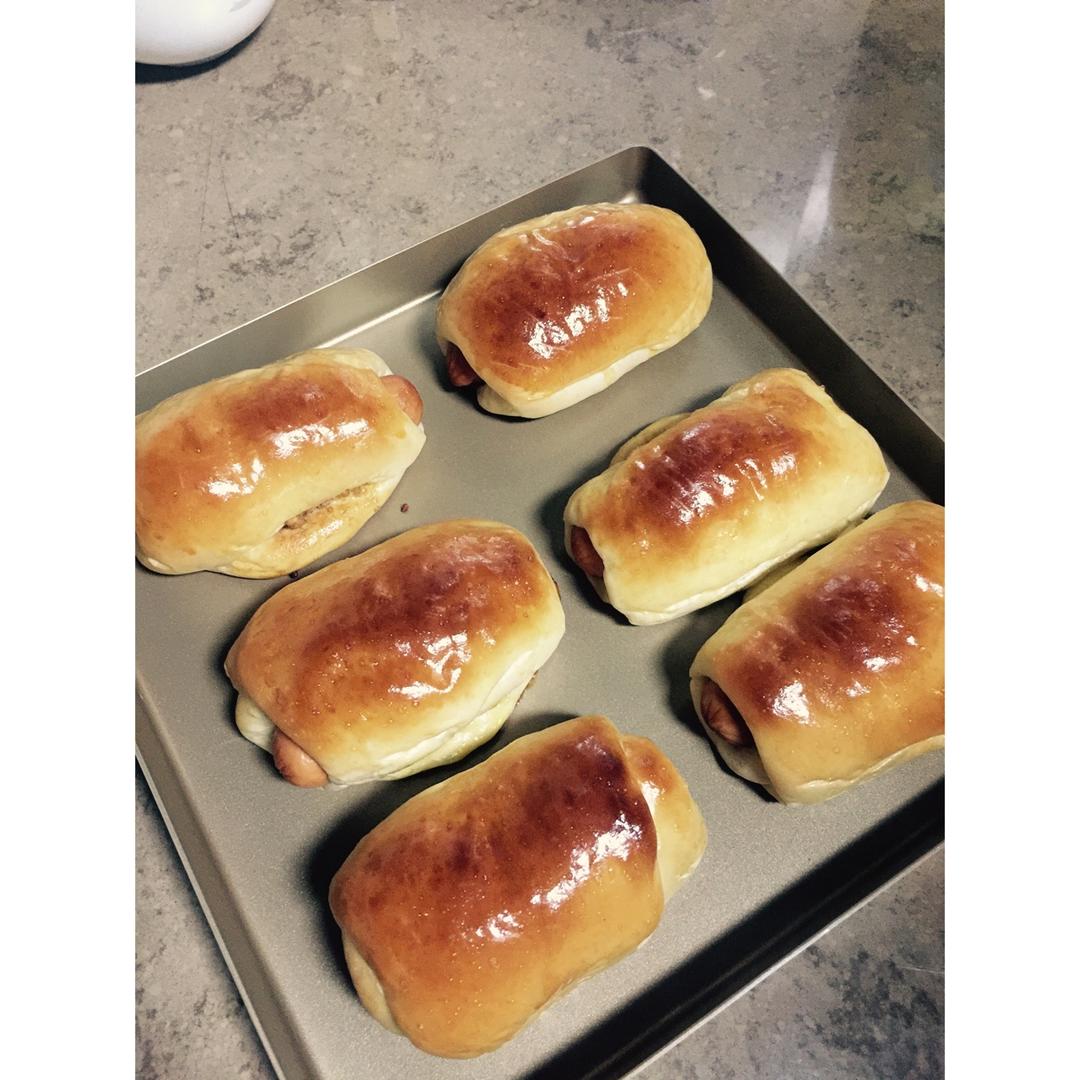火腿肉松面包卷