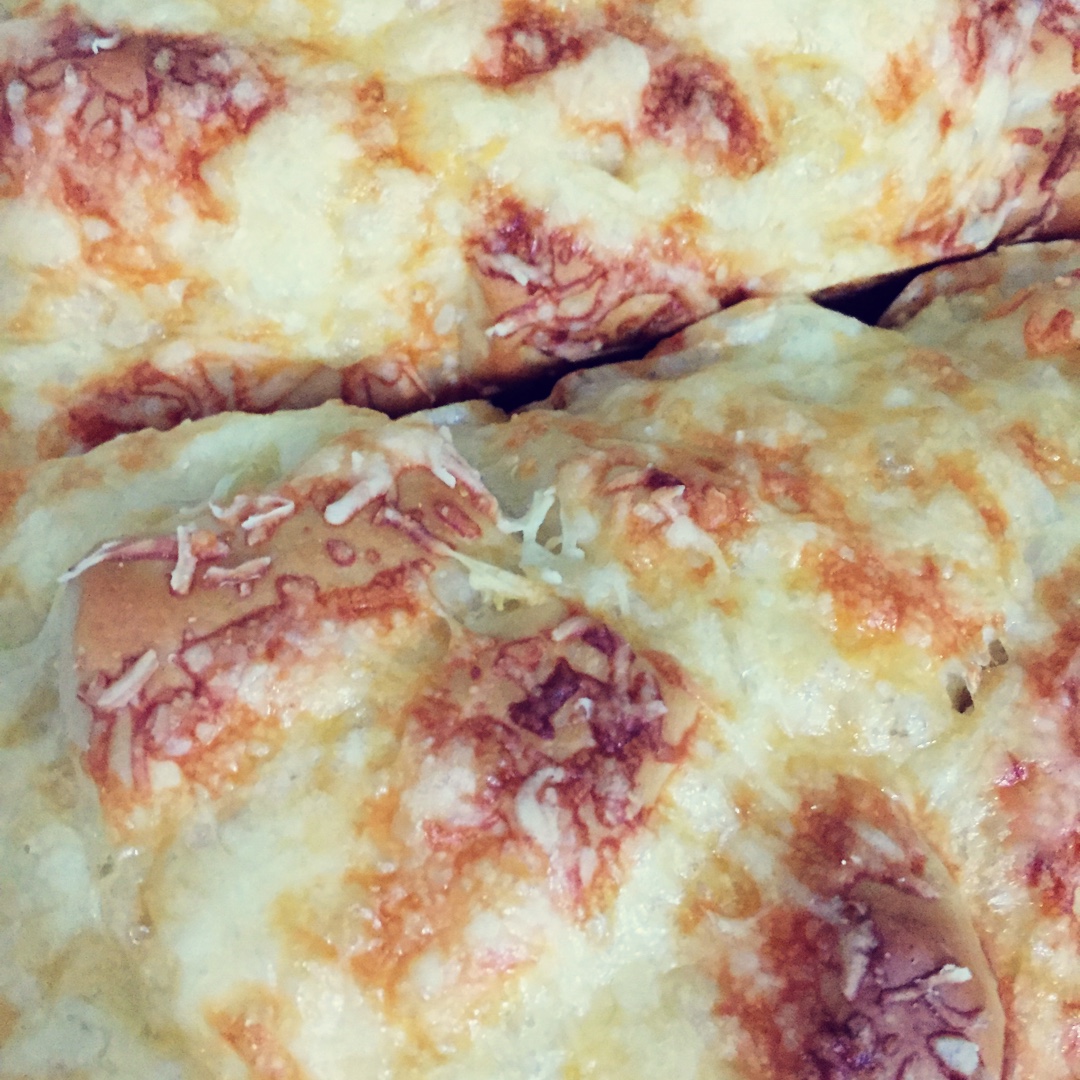 绵软蒜香芝士手撕面包Pull-apart bread