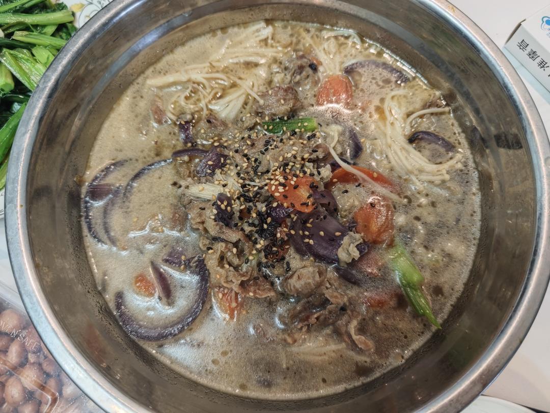 好吃到舔盘的金针菇肥牛
