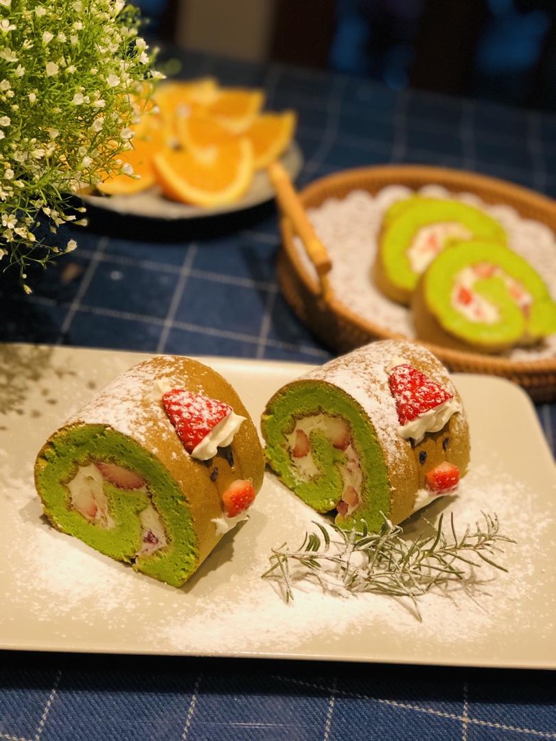 圣诞菠菜草莓蛋糕卷