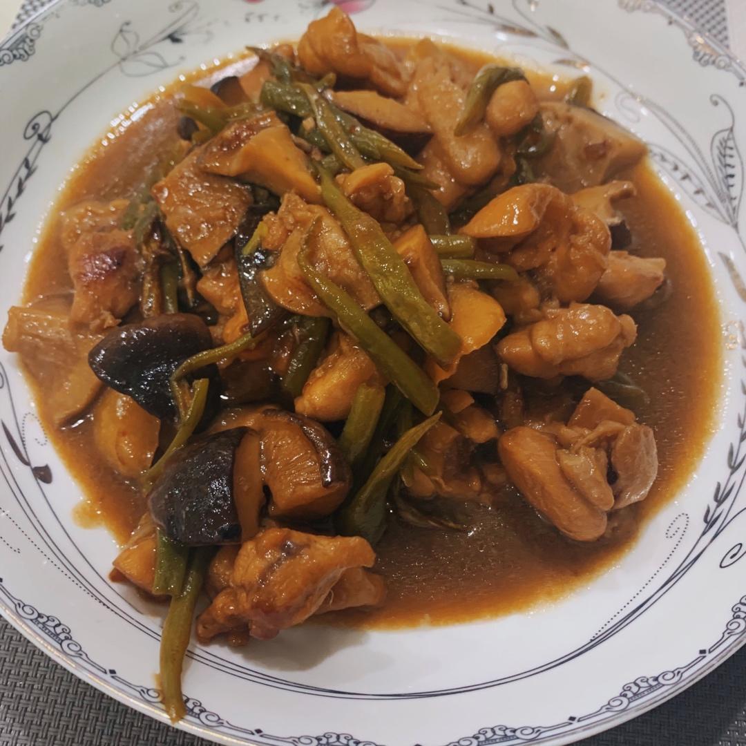 超级下饭土豆香菇炖鸡腿