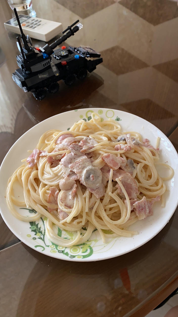 hanbao妈做的奶油蘑菇培根意大利面