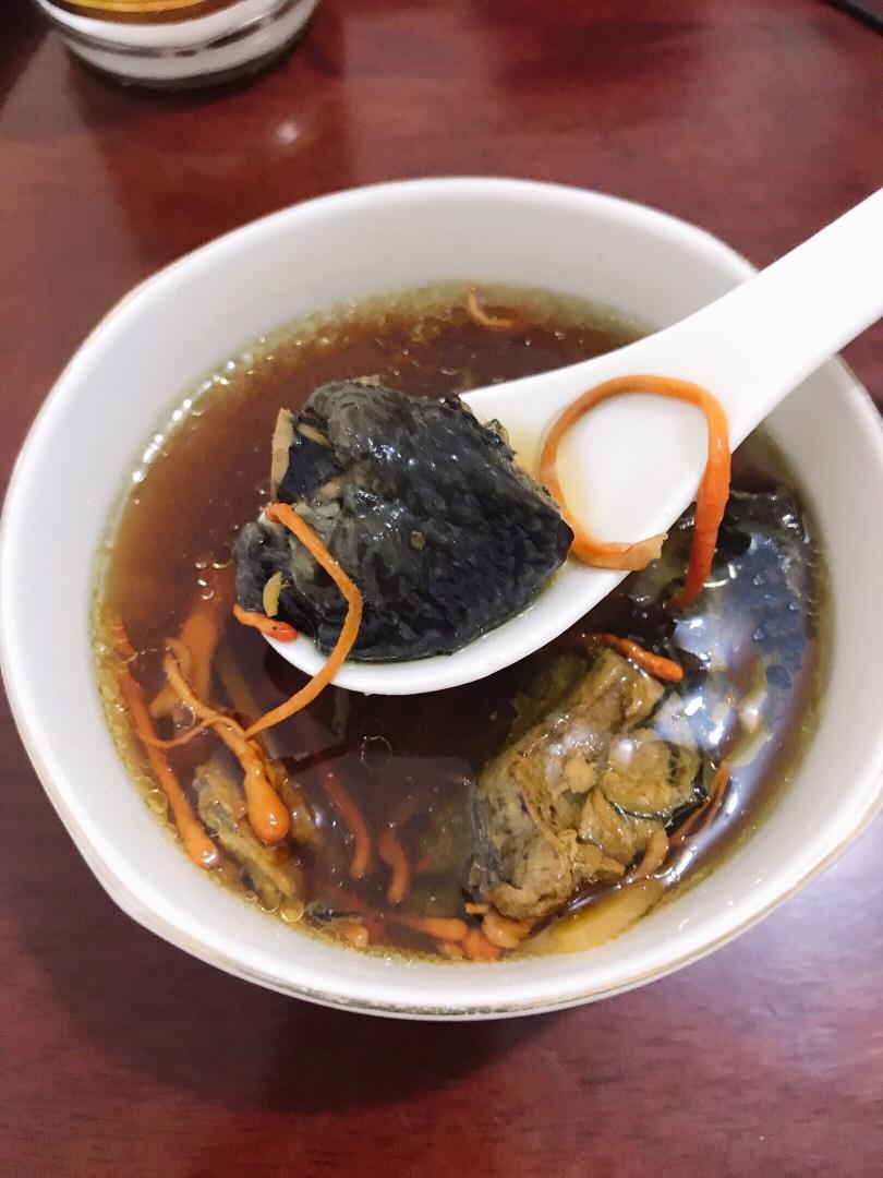 人造的蠢卫星dd做的虫草花乌鸡汤