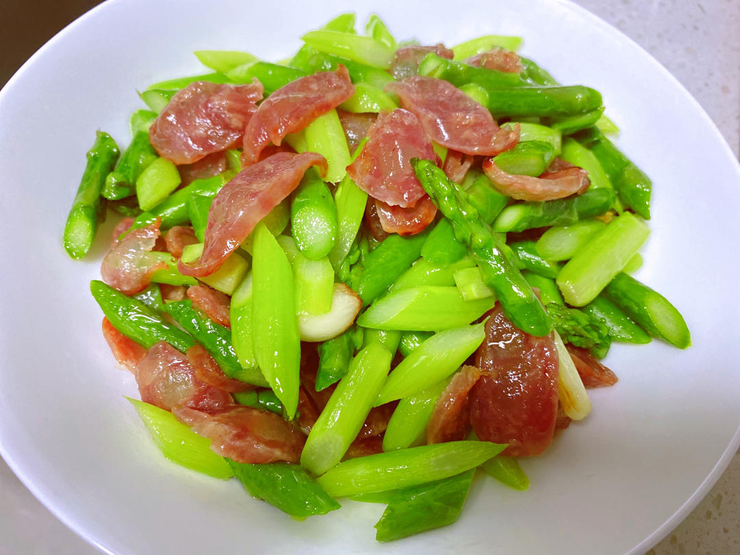 kchan做的芦笋炒腊肠10分钟上桌