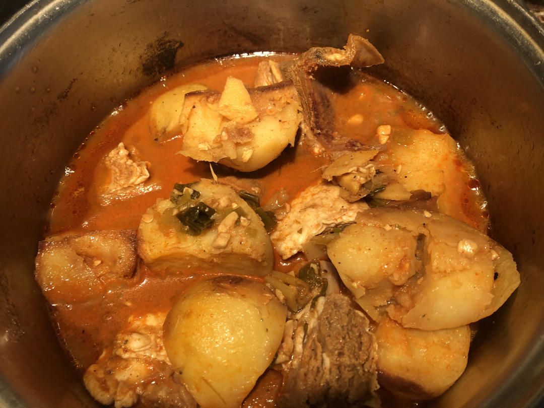 韩式排骨炖土豆 Korean Style Pork Ribs Stew with Potato