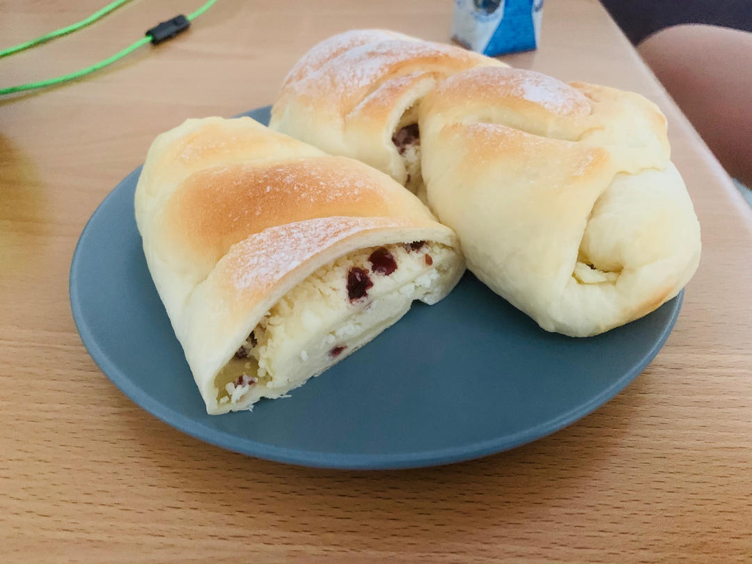 内心柔软的蔓越莓芝士软欧包