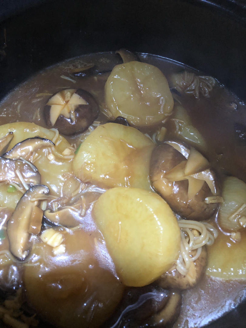 比肉好吃的【鲍汁萝卜煲】，成本5元，热乎饱全家！
