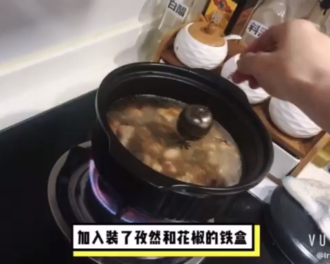 香润软烂的红烧羊肉炖萝卜汤（宝宝大口吃饭的秘诀）的做法 步骤5