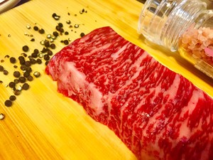 香煎日本a5和牛肩胛牛排的做法步骤图 跃民的料理笔记 下厨房 香煎日本a5和牛肩胛牛排的做法步骤图 跃民的料理笔记 下厨房