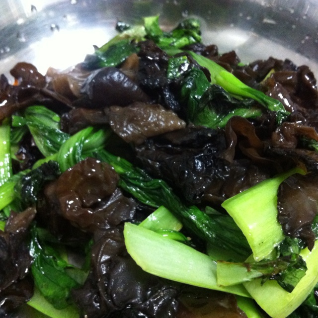 小瓦-cl做的木耳炒青菜