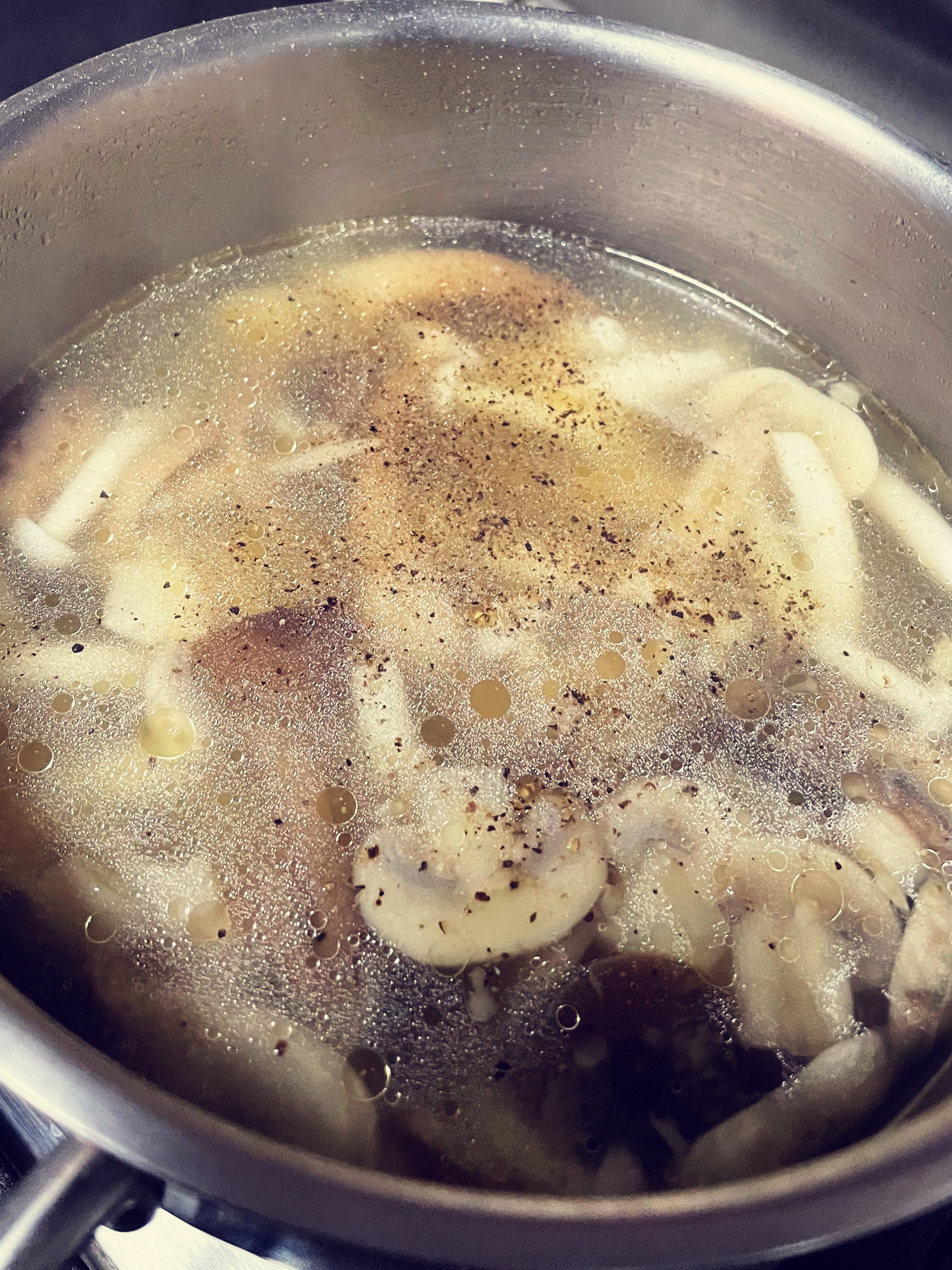 纯鲜菌菇汤的做法