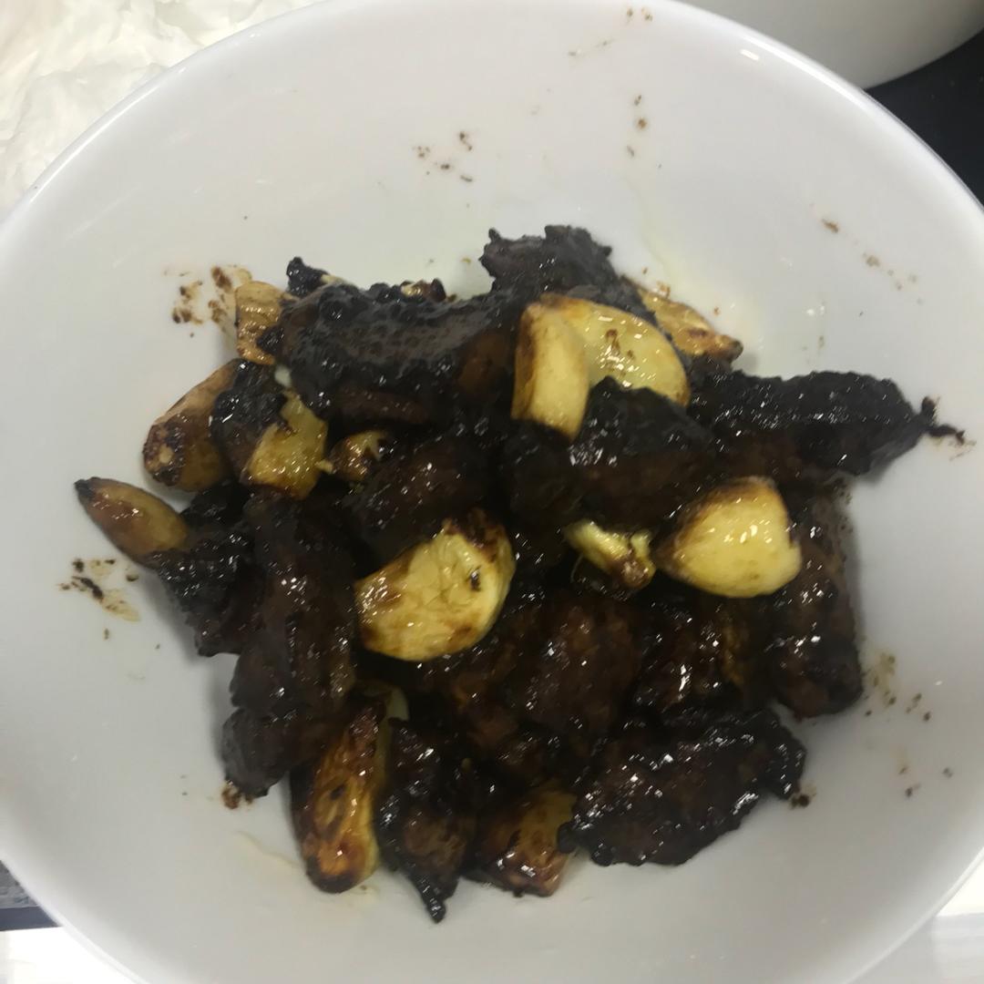 黑蒜子牛肉粒