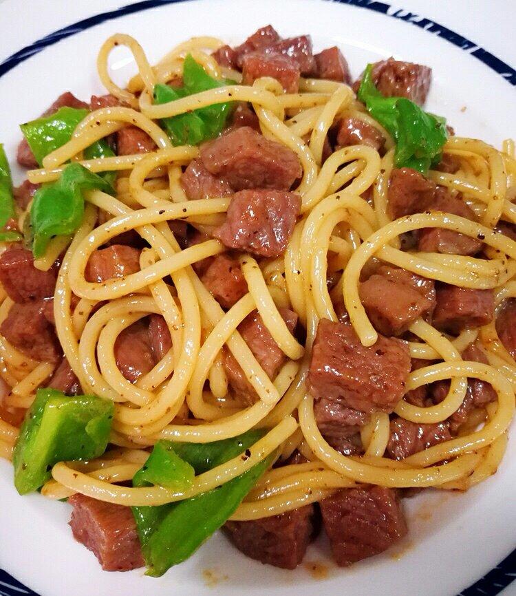 四分钟煎好一块鲜嫩多汁的牛排